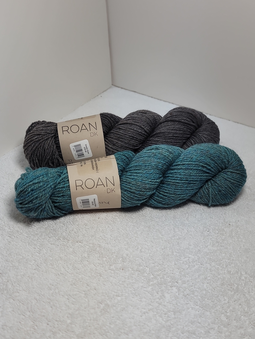 Roan DK Yarn Skeins - Teal and Charcoal NWT